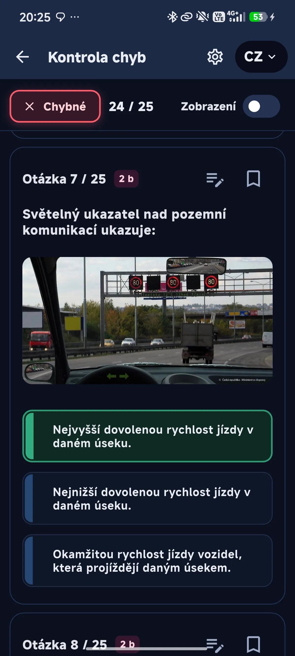 Kontrola chyb v Cestiq se správnou odpovědí zvýrazněnou zeleně